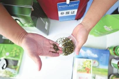 法檢干警組團帶貨，助力扶貧農(nóng)副產(chǎn)品銷售